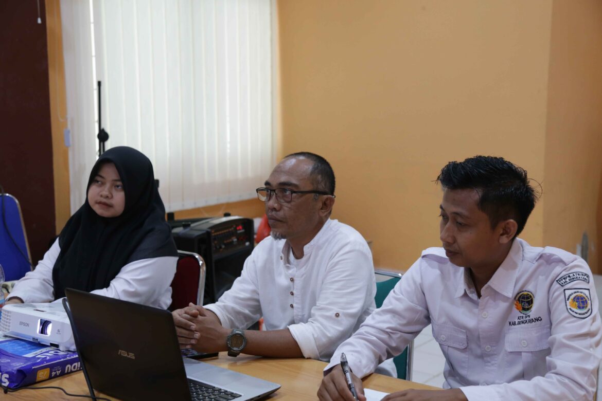 Kantor Pertanahan Kabupaten Bengkayang Ikuti Rapat Evaluasi Kegiatan Pengadaan Tanah dan Pengembangan yang Diselenggarakan oleh Kanwil BPN Kalbar