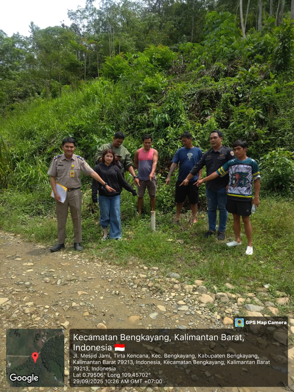 Kantor Pertanahan Kabupaten Bengkayang Laksanakan Pemeriksaan Lapang Permohonan Hak Milik di Desa Tirta Kencana